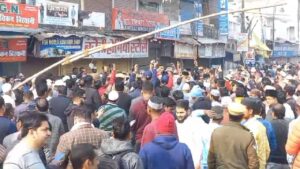 बरेली: तौकीर रजा के समर्थन में सड़क पर सैलाब, विरोध के बीच पत्थरबाजी; 3 घाय… – भारत संपर्क