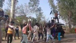 बिहार: मैट्रिक परीक्षा खत्म होने के बाद बाराती डांस, ई रिक्शा रुकवा बजवाया…