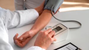 High Blood Pressure: दुनिया में 128 करोड़ लोगों को हाई ब्लड प्रेशर! इस तरह करें…