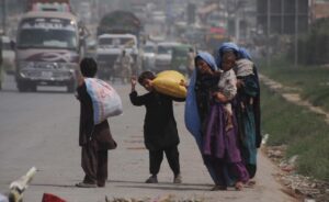 पाकिस्तान में गरीबी मचाएगी गदर, एक करोड़ ज्यादा लोगों के…- भारत संपर्क