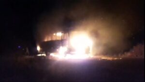 MP: चुनाव कर्मियों को ला रही बस में लगी आग, कूदकर ड्राइवर ने बचाई जान, गाड़… – भारत संपर्क