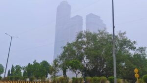दिल्ली NCR में धुंध की चादर… बिहार UP में बारिश का अलर्ट, जानें 10…