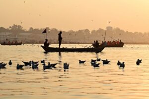 बिहार: गंगा दशहरा पर पटना में बड़ा हादसा, श्रद्धालुओं से भरी नाव नदी में…