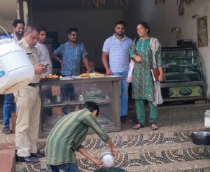 Sarangarh News: खाद्य अधिकारी ने सरसीवा के होटलों की जांच…- भारत संपर्क