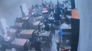 टीचर की मौजूदगी में गाइड रख कर एग्जाम में नकल कर रहे थे छात्र, CCTV फुटेज स… – भारत संपर्क