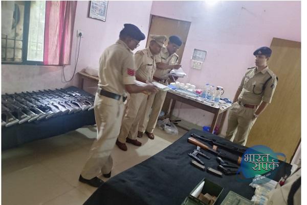 Sarangarh News: पुलिस अधीक्षक पुष्कर शर्मा ने किया थाना सरसीवां का वार्षिक निरीक्षण – भारत संपर्क न्यूज़ … Sarangarh News: पुलिस अधीक्षक पुष्कर शर्मा ने किया थाना सरसीवां का वार्षिक निरीक्षण – भारत संपर्क न्यूज़ …
