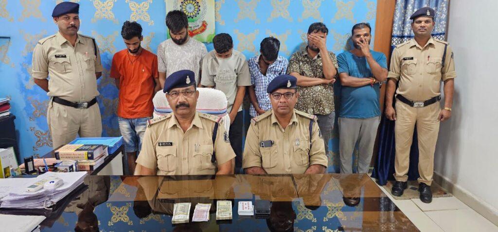 आधी रात में दयालबंद में चल रहा था जुए का फड़, पुलिस ने छापा…- भारत संपर्क