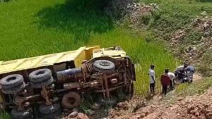 Raigarh Road Accident: खेत में काम करने के दौरान पलटा डंपर, हादसे में चालक की मौत – भारत संपर्क न्यूज़ …