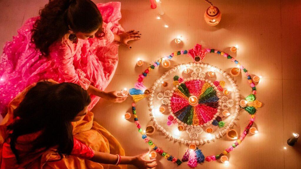 Diwali Celebrations: दिवाली पर घर को सजाने के लिए रंगोली के ये डिजाइन हैं बेस्ट