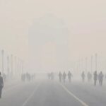 दिल्ली में जहरीली हवा से मची हाय-तौबा, AQI लेवल सबसे खराब श्रेणी में, कब…