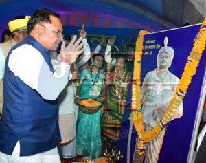 शहीद वीर नारायण सिंह का बलिदान हम सबक़े लिए प्रेरणादायक -मुख्यमंत्री साय – भारत संपर्क न्यूज़ …