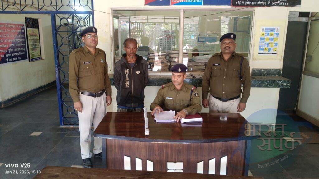 पत्नी की हत्या कर सनकी पति अपनी 10 माह की बेटी के साथ जंगल…- भारत संपर्क पत्नी की हत्या कर सनकी पति अपनी 10 माह की बेटी के साथ जंगल…- भारत संपर्क