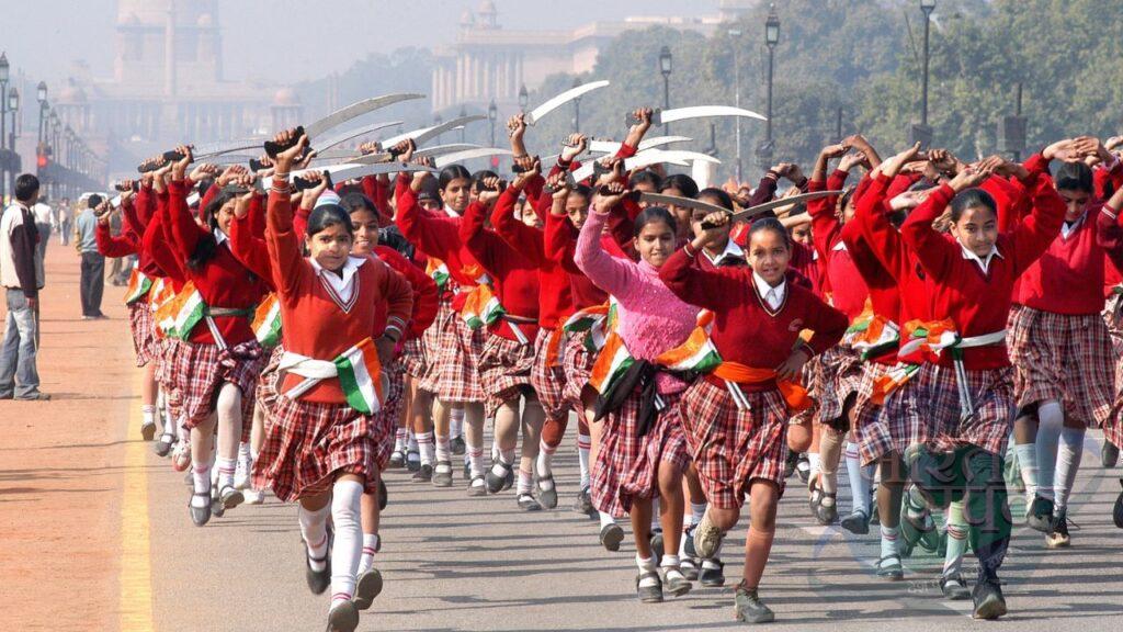 Republic Day Parade: गणतंत्र दिवस परेड के लिए कैसे किया जाता है स्कूली बच्चों का…