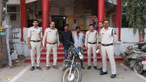 मोटर सायकल चोरी करने वाले आरोपियों की गिरफ्तारी, 55,000…- भारत संपर्क
