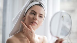 Summer Skin Care: गर्मियों में फेस वॉश करने के बाद चेहरे पर क्या लगाना चाहिए?