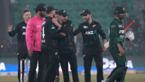 PAK vs NZ: पाकिस्तान को अपने ही घर पर मिली करारी हार, न्यूजीलैंड ने ट्राई स… – भारत संपर्क