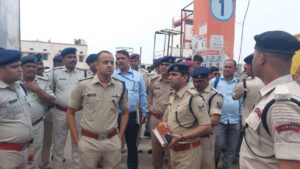 मुजफ्फरपुर रेलवे स्टेशन पर क्यों पढ़ी जा रही हनुमान चालीसा? पुलिस को किया…