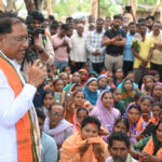 गुलमोहर पेड़ के नीचे लगी मुख्यमंत्री की चौपाल: सारंगढ़-बिलाइगढ़ जिले के ग्राम कनकबीरा में उतरा… – भारत संपर्क न्यूज़ …