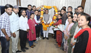 हर युवा के चेहरे की चिंता हमने पढ़ी, हर परिवार की पीड़ा हमने समझी और उसका समाधान करने का किया… – भारत संपर्क न्यूज़ …
