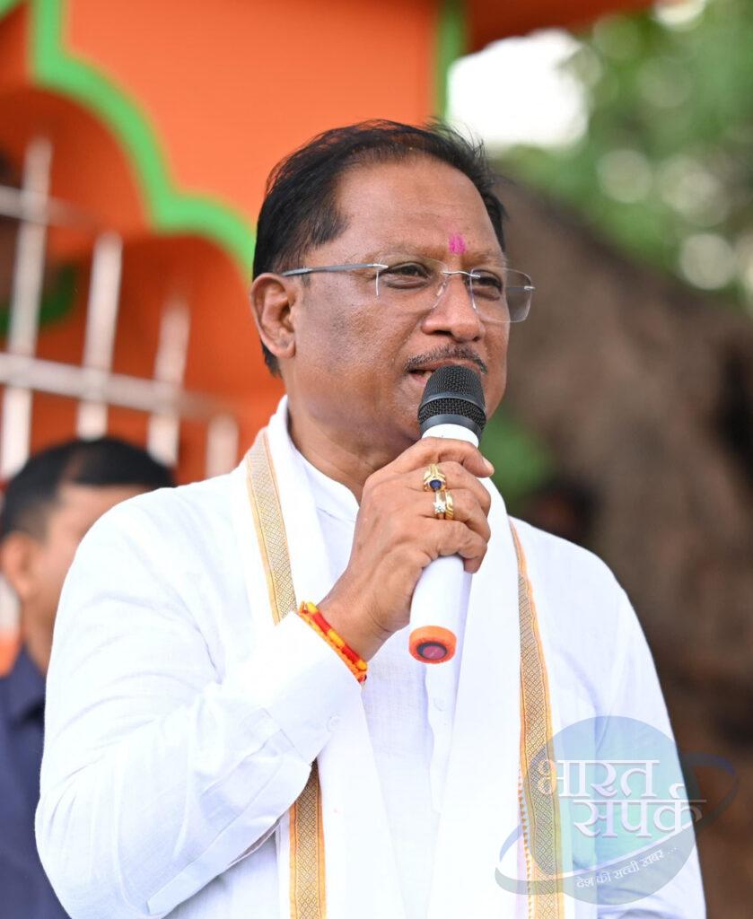 झुरानदी में बिना पूर्व सूचना पहुंचे मुख्यमंत्री, चौपाल लगाकर सुनीं ग्रामीणों की समस्याएं – भारत संपर्क न्यूज़ … झुरानदी में बिना पूर्व सूचना पहुंचे मुख्यमंत्री, चौपाल लगाकर सुनीं ग्रामीणों की समस्याएं – भारत संपर्क न्यूज़ …