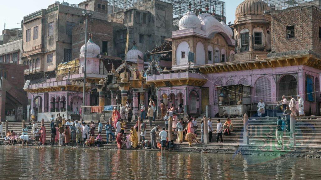श्रीकृष्ण जन्म भूमि मथुरा जाएं तो मंदिरों के अलावा जरूर एक्सप्लोर करें ये 5… श्रीकृष्ण जन्म भूमि मथुरा जाएं तो मंदिरों के अलावा जरूर एक्सप्लोर करें ये 5…