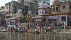 श्रीकृष्ण जन्म भूमि मथुरा जाएं तो मंदिरों के अलावा जरूर एक्सप्लोर करें ये 5…