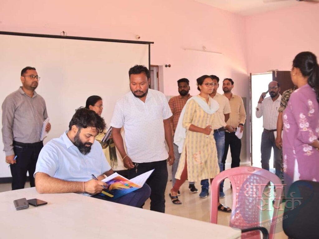 *कलेक्टर ने सामुदायिक स्वास्थ्य केंद्र का किया आकस्मिक निरीक्षण, डां…- भारत संपर्क *कलेक्टर ने सामुदायिक स्वास्थ्य केंद्र का किया आकस्मिक निरीक्षण, डां…- भारत संपर्क