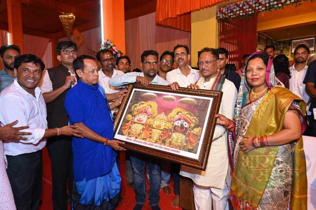 *भगवान जगन्नाथ मंदिर के प्राण प्रतिष्ठा कार्यक्रम में शामिल होने पहुंचे…- भारत संपर्क