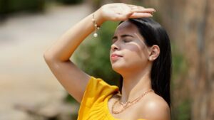 Skin Care Tips: गर्मी में हीटवेव के कारण स्किन हो सकती है डैमेज, अपनाएं ये टिप्स