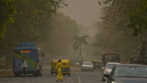 उत्तर भारत में जारी रहेगा आंधी-बारिश का दौर, दिल्ली में बढ़ा प्रदूषण……