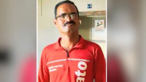 लाखों की सैलरी वाला कैसे बन गया Zomato डिलीवरी बॉय? कहानी हुई वायरल