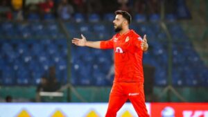 पाकिस्तानी खिलाड़ी की गिरी हुई हरकत, PSL मैच के दौरान फैंस को किया गंदा इशा… – भारत संपर्क