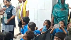 मिड डे मील में निकली छिपकली, 20 बच्चों की तबीयत बिगड़ी… हॉस्पिटल में किया…