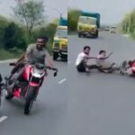 बिना सोचे समझे स्टंट करना लड़कों को पड़ा भारी, एक गलती से बीच सड़क पर फैल गए स्टंटबाज