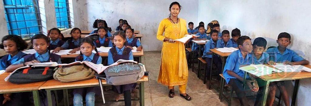 छत्तीसगढ़ में शालाओं और शिक्षकों के युक्तियुक्तकरण से शिक्षा में नया संतुलन – भारत संपर्क न्यूज़ … छत्तीसगढ़ में शालाओं और शिक्षकों के युक्तियुक्तकरण से शिक्षा में नया संतुलन – भारत संपर्क न्यूज़ …