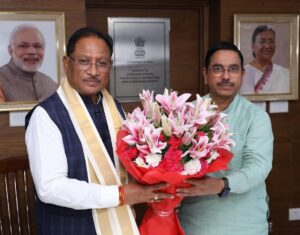 मुख्यमंत्री विष्णुदेव साय ने केंद्रीय मंत्री प्रल्हाद जोशी से की सौजन्य भेंट – भारत संपर्क न्यूज़ …