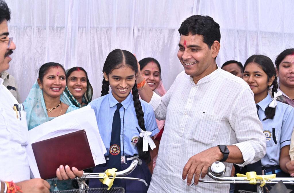 एक विचार आपका जीवन बदल सकता है-राजस्व मंत्री टंकराम वर्मा – भारत संपर्क न्यूज़ … एक विचार आपका जीवन बदल सकता है-राजस्व मंत्री टंकराम वर्मा – भारत संपर्क न्यूज़ …