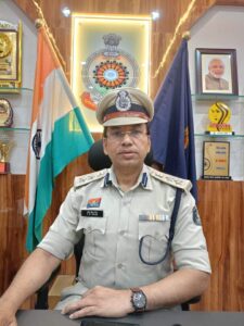 *जशपुर में पांच पुलिसकर्मियों पर गिरी गाज, SSP ने ड्यूटी के प्रति गंभीर…- भारत संपर्क
