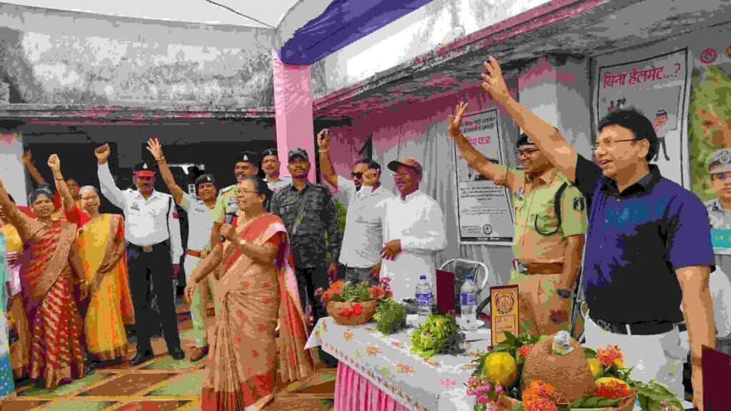 *नारी शक्ति समाज की सजग प्रहरी- शशिमोहन सिंह,जशपुर पुलिस एवं यूनिसेफ की…- भारत संपर्क *नारी शक्ति समाज की सजग प्रहरी- शशिमोहन सिंह,जशपुर पुलिस एवं यूनिसेफ की…- भारत संपर्क