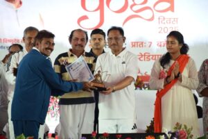 *मुख्यमंत्री विष्णु देव ने हजारों लोगों के साथ जिला मुख्यालय जशपुर में किया…- भारत संपर्क