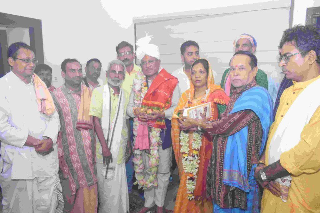 *श्री जगन्नाथ मंदिर दोकड़ा: मुख्यमंत्री विष्णुदेव साय एवं धर्मपत्नी श्रीमती…- भारत संपर्क *श्री जगन्नाथ मंदिर दोकड़ा: मुख्यमंत्री विष्णुदेव साय एवं धर्मपत्नी श्रीमती…- भारत संपर्क