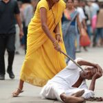 UP: जूते में लगी मिट्टी से फर्श हुई गंदी, बहू ने ससुर को डंडे से पीटा; खुद … – भारत संपर्क