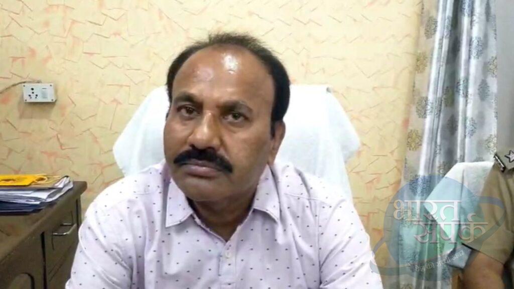 बस्ती में SDM से हाथापाई, वकीलों पर थप्पड़ मारने का आरोप; पुलिस ने दर्ज की … – भारत संपर्क बस्ती में SDM से हाथापाई, वकीलों पर थप्पड़ मारने का आरोप; पुलिस ने दर्ज की … – भारत संपर्क