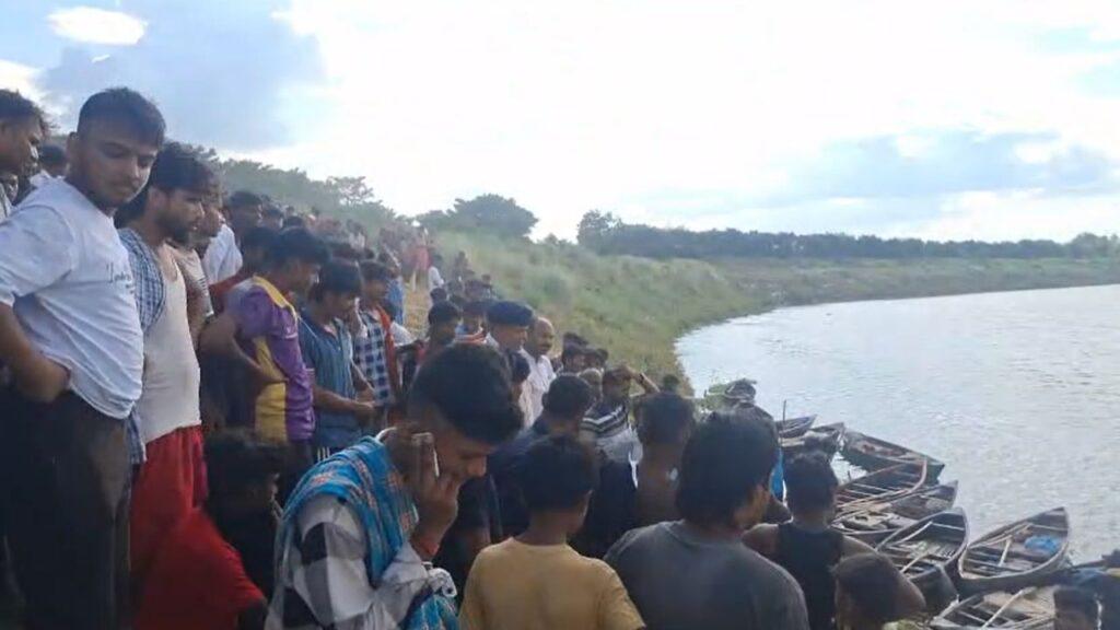 बेगूसराय में बड़ा हादसा, बूढ़ी गंडक नदी में डूबने से 4 की मौत; मरने वालों… बेगूसराय में बड़ा हादसा, बूढ़ी गंडक नदी में डूबने से 4 की मौत; मरने वालों…
