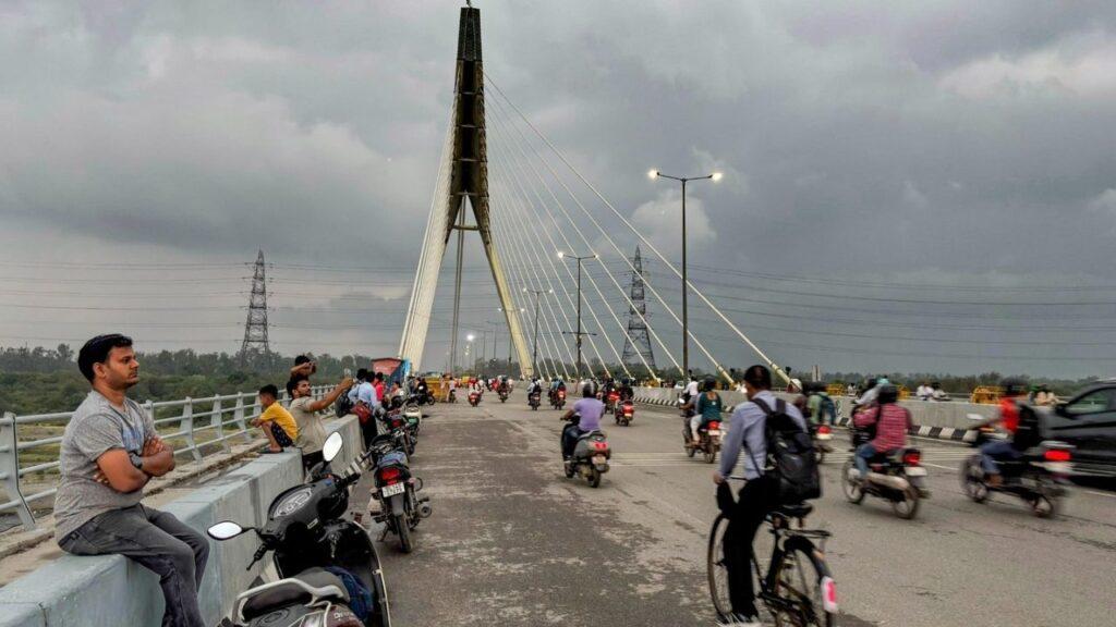 दिल्ली में येलो अलर्ट…पंजाब-हरियाणा में बरसेंगे बदरा, उमस भरी गर्मी से…