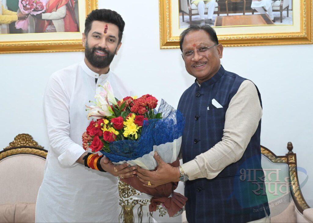 मुख्यमंत्री श्री साय से केन्द्रीय मंत्री श्री चिराग पासवान…- भारत संपर्क मुख्यमंत्री श्री साय से केन्द्रीय मंत्री श्री चिराग पासवान…- भारत संपर्क