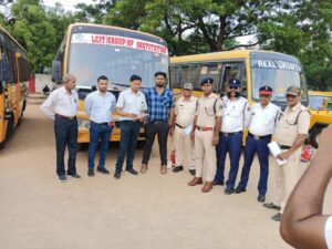 स्कूल बसों की सुरक्षा को लेकर यातायात पुलिस बिलासपुर का सघन…- भारत संपर्क