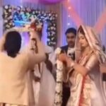 Viral Video: जयमाला के दौरान भावनाओं में बह गई आंटी, स्टेज पर किया चौंकाने वाला काम