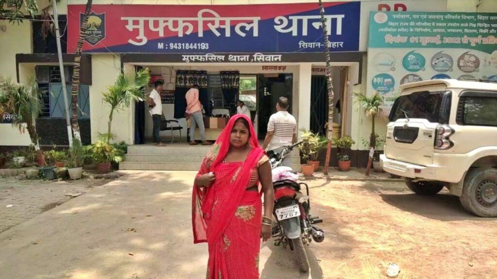 ‘मेरी मुर्गी का मर्डर हुआ’… महिला ने देवर और ननद पर लगाया आरोप, कहा- गला… ‘मेरी मुर्गी का मर्डर हुआ’… महिला ने देवर और ननद पर लगाया आरोप, कहा- गला…