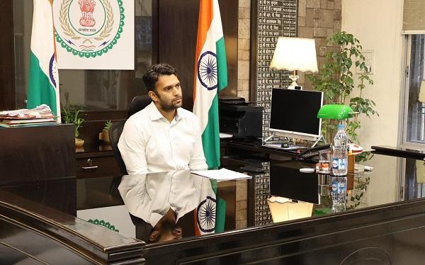 कलेक्टर चतुर्वेदी ने निर्माण एजेंसीज की बैठक लेकर की चल रहे कार्यों की समीक्षा, कहा-… – भारत संपर्क न्यूज़ …